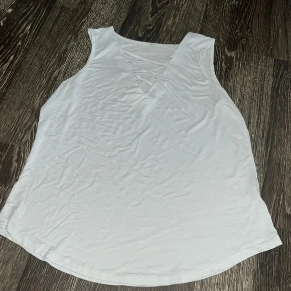 Tops - Woman’s large white tank top
